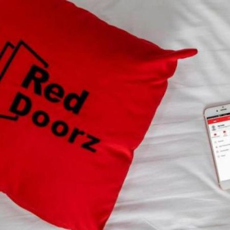 Reddoorz @ Ranotana Manado Exterior foto